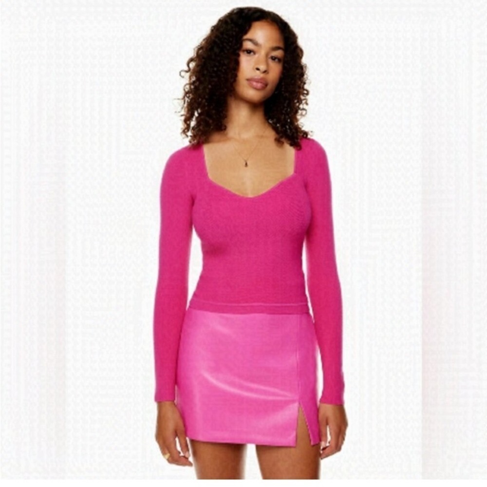 NWT Aritzia Wilfred Tempest / Patio Vegan Leather Mini Skirt in Vital Pink